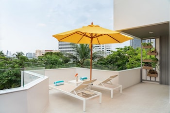 Garden View Corner Suite