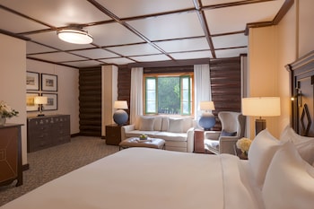 Deluxe Luxury Room, 1 King Bed with Sofa bed