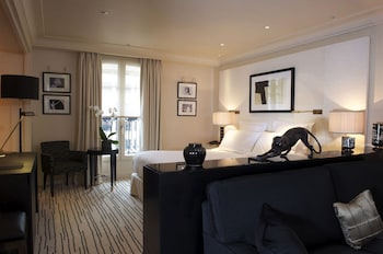 Economy Suite, 1 King Bed, City View