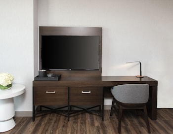 Room, 2 Queen Beds, River View