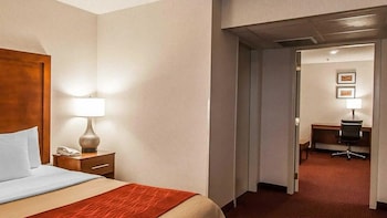 Suite, Multiple Beds, Non Smoking (Upgrade)