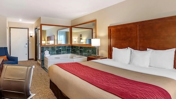 Deluxe Room, 1 King Bed, Non Smoking, Hot Tub (2-Person)