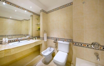 Superior Room, Pool View (Queen or Twin)