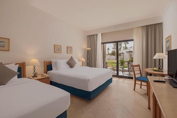 Standard Room, Partial Sea View (Queen or Twin)