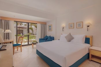 Standard Room, Partial Sea View (Queen or Twin)