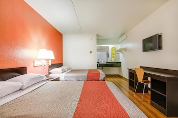 Deluxe Room, 2 Queen Beds, Non Smoking, Refrigerator & Microwave