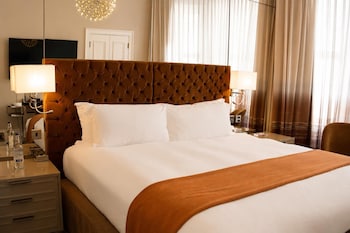 Room (Townhouse)