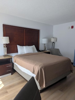 Standard Room, 1 Queen Bed