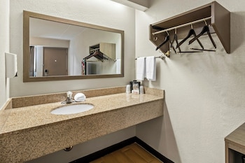 Deluxe Room, 1 King Bed (Smoke Free)