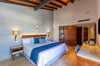 Deluxe Ocean View King Bed