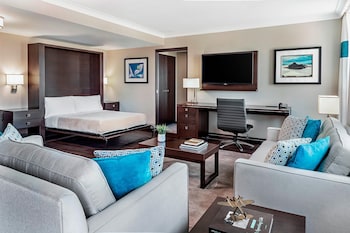 Suite, 1 King Bed with Sofa bed, Tower