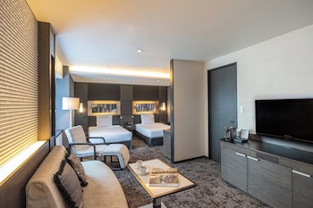 Junior Suite, 2 Twin Beds, Club Lounge Access