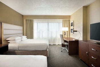 Room, 2 Queen Beds, Accessible, Bathtub