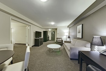 Premium Suite, 1 King Bed (Coast Premium King Suite with Patio)
