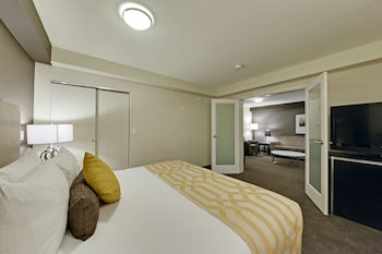 Premium Suite, 1 King Bed (Coast Premium King Suite with Patio)