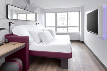 Room, 1 King Bed, Accessible (Mobility & Hearing, Roll-In Shower)
