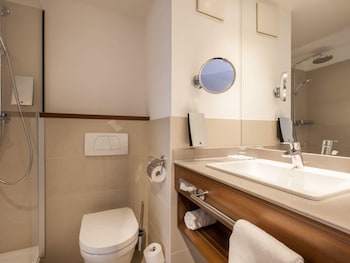 Newly Renovated Privilege Double Room with 1 Double Bed