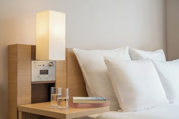 Standard Room, 1 Queen Bed