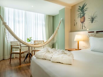 Premium Room, 1 King Bed, Sea View (Executive)