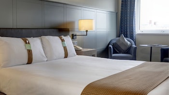 Premium Room, 1 Queen Bed with Sofa bed