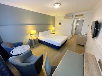 Standard Room, 1 Queen Bed