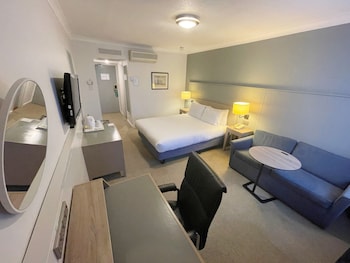 Premium Room, 1 Queen Bed with Sofa bed