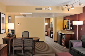 Suite, Multiple Beds, Microwave