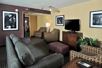 Suite, 1 King Bed, Microwave (Custom)