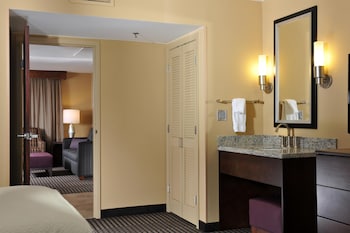 Suite, Multiple Beds, Microwave