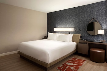 Atrium, Suite