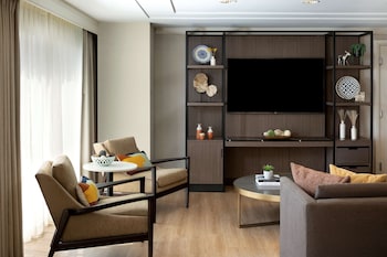 Regency, Suite