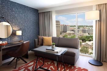 Room, 1 King Bed (Alamo View)