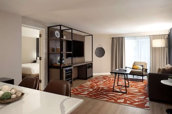 Atrium, Suite