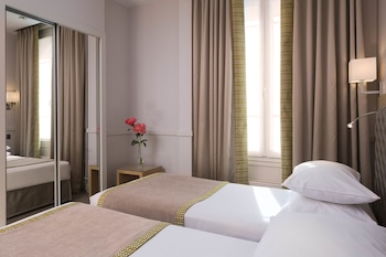 Club Twin Room