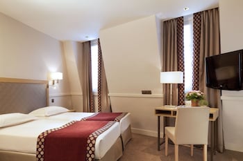 Club Twin Room