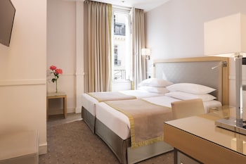 Club Twin Room