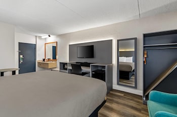 Standard Room, 1 King Bed, Non Smoking, Kitchenette