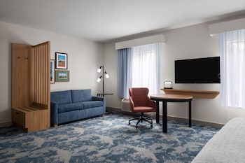 Suite, 1 King Bed, Accessible, Non Smoking