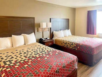 Standard Room, 2 Queen Beds, Non Smoking