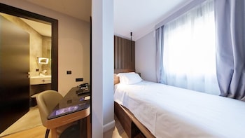 Room (Individual)
