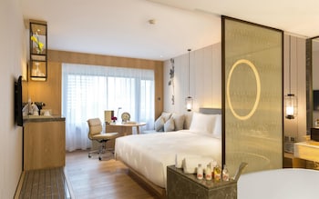 Premier King Bed Room