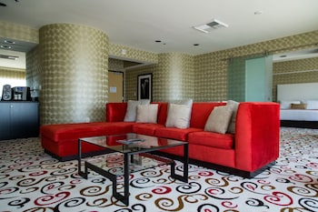 Grand Suite, 1 King Bed, Tower