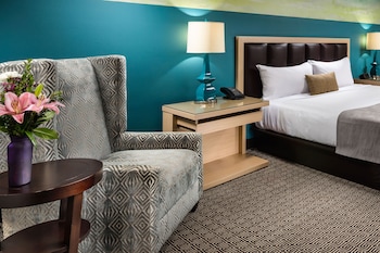 Grand Room, 1 King Bed, Accessible (Deluxe)