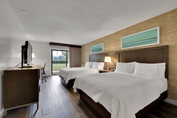 Standard Room, 2 Queen Beds, Courtyard View