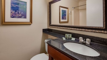 Standard Room, 2 Queen Beds, Accessible, Bathtub