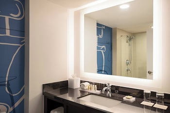 Room, 2 Double Beds (Mobility/Hearing Accessible, Tub)