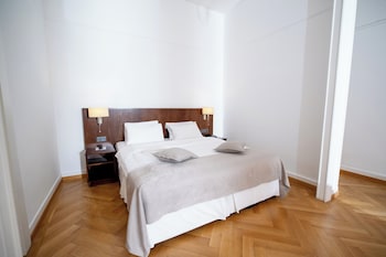 Superior Room with Balcony and Lake View