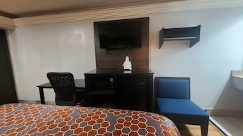 Honeymoon Suite, 1 King Bed, Smoking