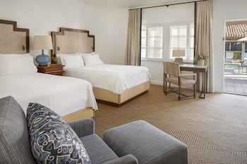 Room, 2 Queen Beds, Pool View, Poolside