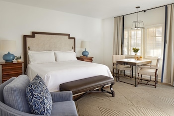 Room, 1 King Bed, Fireplace, Pool View